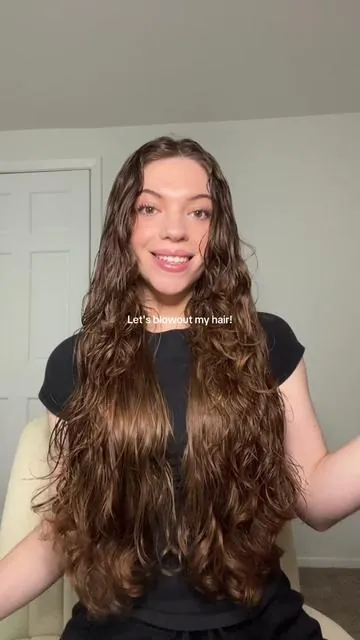 What do we think of the traditional blowout ?🤍 folllow for hair tutorials ✨ #blowout #hairstyle #hairstyles #quickhairstyle #quickhairstyles #blowoututorial #hair #hairtok #healthyhair #curlyhair #longhair #hairgoals #hairtutorial #hairstyletutorial #wavytalk #wavytalkhair #wavytalk5in1 #tiktokshopcreatorpicks #tiktokshopspringglowup 