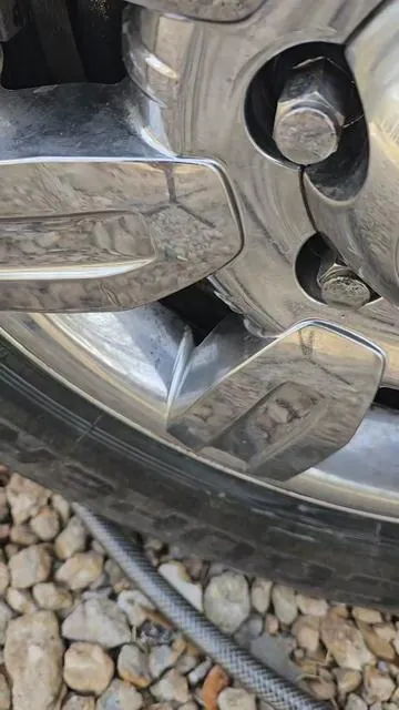 Automotive Wheel Cleaner @MAD DETAILING #automotive #automotivedetailing #cardetailing #truckdetailing #wheelcleaning #tiktokshoprestock #tiktokshopspringglowup 