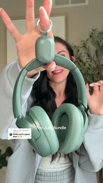 Replying to @Tiffany Yutesler This @JLab bundle is everything ✨ #jlab #noisecancelling #noisecancellingheadphones #workoutheadphones #miniearbuds 