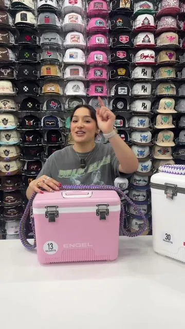 GANCHENSE LADIES!! 💅😌  #bluecollar #bluecollarwomen #engel #cooler #puro956 #rgv956 #laplazamall956 #riograndepremiumoutlets #downtownmcallen #sunrisemallbrownsville #fyp 