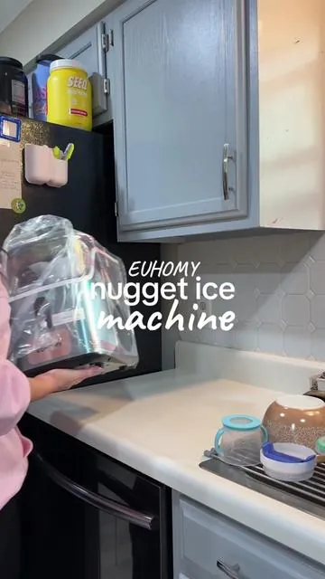 That nugget ice though 🧊🧊🧊 #tiktokshopnewarrivals #tiktokmademebuyit #springtok #tiktokshoprestock #euhomy #euhomyicemaker #nuggetice #nuggeticemaker #nuggeticemachine #icemachine #spotlightfinds #kitchengadgets #kitchenmusthaves #kitchenmusthave @Euhomy_US 