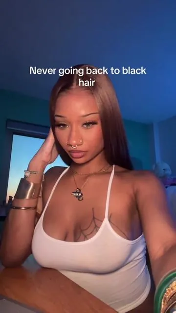 Black women 🤝 brown hair 