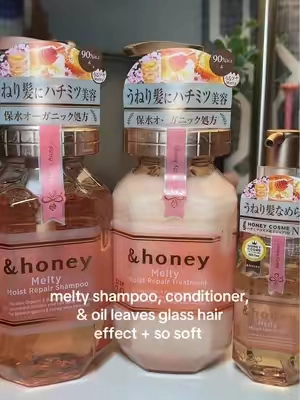 In LOVE with &honey Japanese hair care💧🫧🍯 this one is ideal for dry, frizzy hair types #japanesehaircare #glasshair #softhair #shinyhair #honeyshampoo #andhoney #haircareproducts #jbeauty #jbeautyhair #asianhair #japanesebeauty #shampoo #shampooviral #shinyhair 