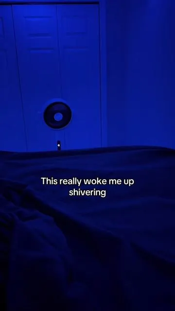 Like sleeping in Alaska 🥶 #sleephacks #sleeping #sleep #goodsleep #fan #towerfan #sleephack 