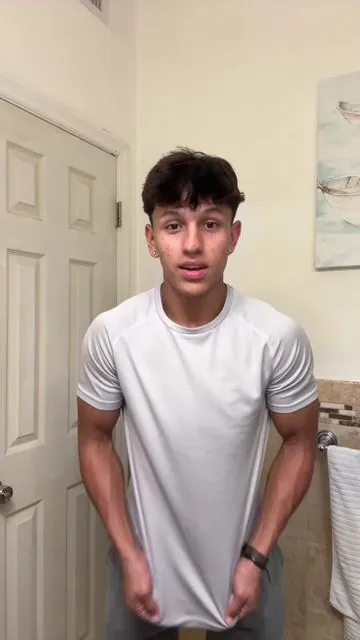 Price just went up to 25, don’t let it get any higher guys😭😭TAKE ADVANTAGE!#tiktokmademebuyit #tiktokshop #tiktok #gymtok #gym #shirt #shirt 