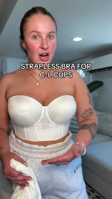 Strapless bra for a large chest? I got you!! The Elissa from @PARFAIT LINGERIE is the GOAT 🩵 supportive, lifting, side + back smoothing … the best in the game! #parfait #parfaitbra #straplessbra #bra #bras  
