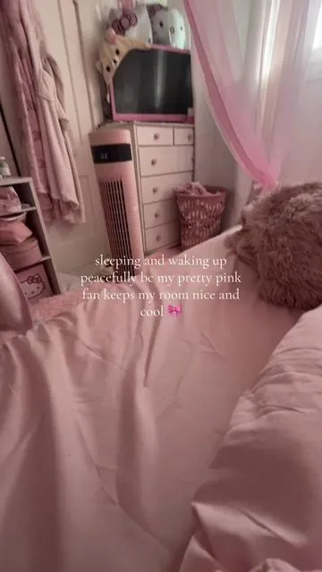 IGNORE MY MESSY ROOM PLS #pink 