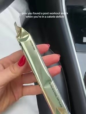 low cal high protein 🤝 #proteinsnack #proteinbar #proteinbars #postworkout 