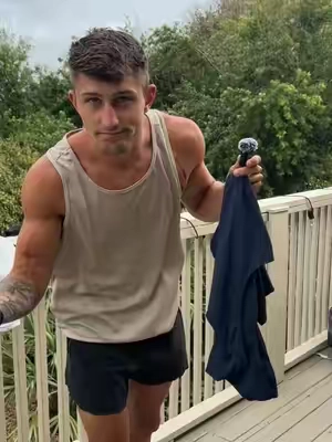 I’m not going to lie and be like “THESE ARE THE BEST TANK TOPS” but for $7 a piece you really can’t complain! They make your upper body look good and are perfect for the gym. #gymclothes 