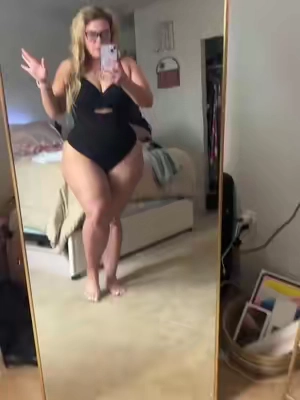 Uhmm living in this for the rest of the year thanks #shapeweargirl #shapewearswimsuit #shapewearreview #swimsuitseason #swimsuitseasoniscoming #curvyswim #curvyswimsuit #curvyswimsuithaul #curvytiktokhaul #curvyfashion #curvyfashionblogger #apronbelly #bellyhang 