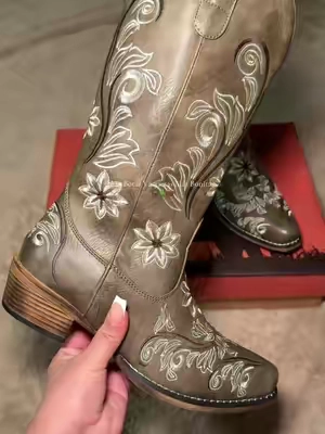🐴🤎 #cowgirl #boots #bootsforwomen #westernwear #westernfashion #westernstyle #botasvaqueras #botas #cowgirlboots #widecalfboots #giftsforherqueras Perfectas #christmasgiftsideas #perfectgifts #cowboyboots #FauxFurBoots #m #ShearlingBoots #cowgirl #boots #bootsforwomen #westernwear #westernfashion #westernstyle #botasvaqueras #botas #cowgirlboots #widecalfboots #giftsforher #christmasgiftsideas #perfectgifts #cowboyboots #shoesforwomen #fyp #fyp≥ #foryoupage #paratii #holidayhaul #tiktokshop #TikTokShopHaul #holidayfashion #tiktokshopholidayhaul #botasvaqueras #ropavaquera #NonSlipSole #StylishAndWarm #CasualChic #BootsForAllDayComfort #HolidayShopping  #cowboyboots #rodeotime #rodeoseason #westernwear #westernboots #cowgirls #widecalfboots #cowgirlboots #tiktokshop #tiktokshopfinds #SpringIsHere #springfashion #fyp #fyp≥ #foryoupage #parati #latina