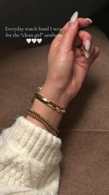 Clean girl everyday gold watch band✨🤍🌸#fyp #goldjewelry #cleangirl #cleangirlaesthetic #iphone #tiktokshop #watchband #iwatch #series10 #goldgirly #goldbracelet #TikTokShopSpingGlowUp