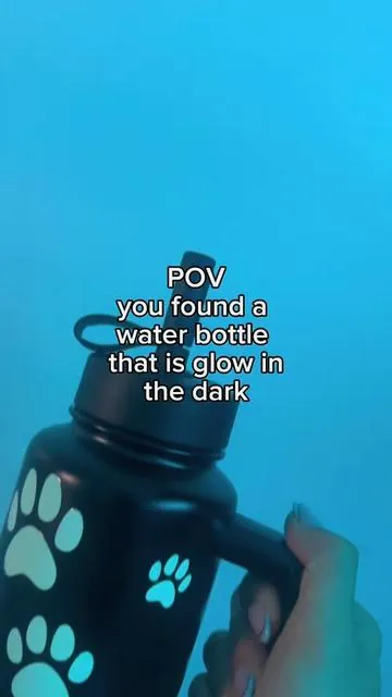 Just came across the coolest water bottle that glows in the dark! 🌌💧  #coldestlimitless 