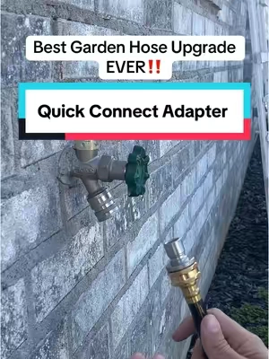 Easiest way to connect your garden hose I have ever seen! #gardening #gardenhose #landscape #lawncare #pressurewashing #pressurewasher #autodetailing #carwash #handyman #toolsofthetrade #tiktokmademebuyit #springtok #tiktokshopspringglowup 