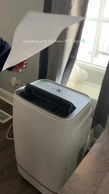 Guys, these went viral last year and couldn’t stay stocked - THESE WILL SELL OUT SO FAST!! 😭 @COWSAR #cowsar #portableair #airconditioner #hotsummer #air #coldair #springtok #sale #tiktokshopcreatorpicks 