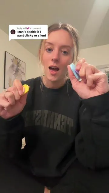 Replying to @M💕 clicky vs silent #fidgets #fidget #fidgettoys #asmr #fidgetasmr #fidgetfun #clickyasmr  