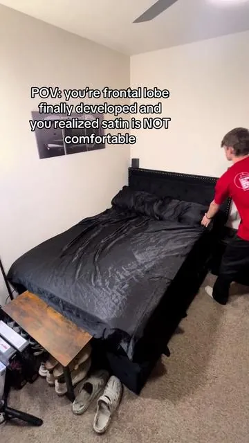 So much more comfortable grab them before they sell out!!#sheets #sheetset #bamboosheets #bamboosheetset #bestsheets #bedsheets #springtok #springglowup #giftguide #creatorsearchinsights 