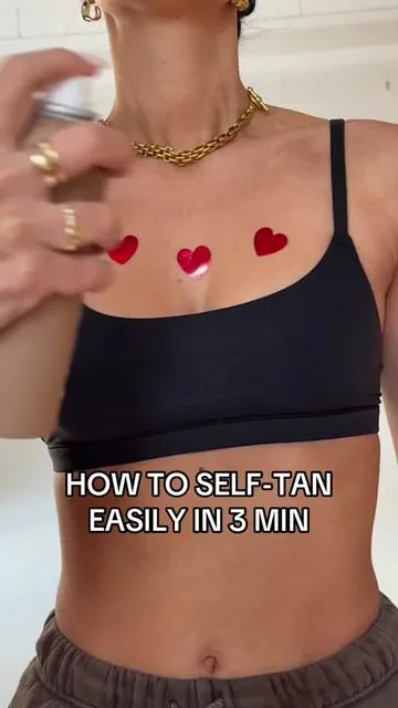 The easiest & QUICKEST way to self-tan! Just mist, let it develop for 6/8 hours and enjoy a gorgeous natural looking tan! 🤎 #selftanning #selftanner #selftan #selftanningmist 