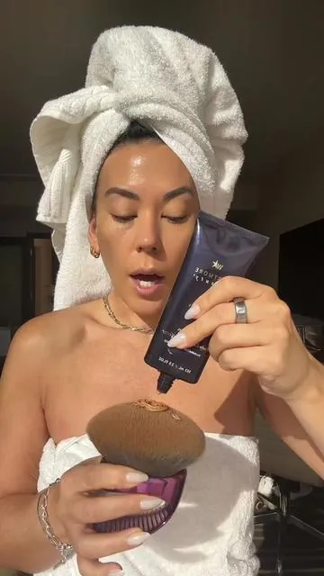 The way I want to bathe in this stuff!!!! #bodymakeup #westmorebeauty #flawlessskin #bodycover #weddingmakeup #bodycontouring #springtok #tiktokshopcreatorpicks #tiktokshopspringglowup 