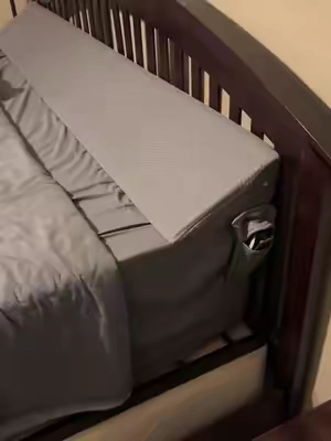 Fill that GAP!!!! #bedwedgepillow #bedroomhacks #mattress #gapfiller #bedtime #gap #fyp #bedroomgoals #sleeping #sleepingtips #foryoupage #tiktokshop #trending #creatorsearchinsights 