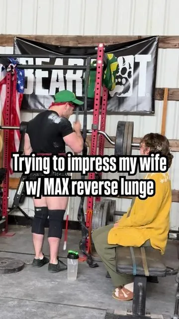 Tried to impress my wife with a MAX reverse lunge using my new SSB bar and learned very quickly I need to use some clips 🤯 Code BLIND @Psycho_Pharma @Stoic Performance @Bearfoot Shoes  #gym #gymmotivation #homegym 