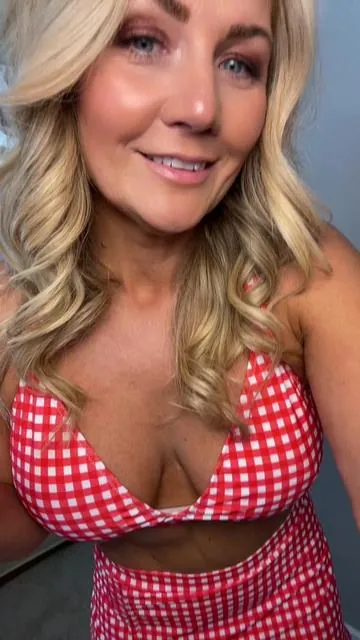 Fun Two Piece Option With attached skirt #swimsuit #swimwear #plaid #bikini #swimdress #swimskirt #midsize #plussize #bloomingjelly #jellywood_ @BloomingJelly_Official 