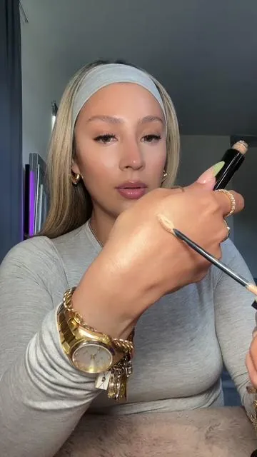 🤩✨Make Beauty’s Skin Mimetic Concealer in shade Light 4W! #makebeauty #skinmimetic #makebeautyconcealer #luminousconcealer #glowyconcealer #concealer #haileybeiberconcealer #tiktokshopfinds #tiktokshopcreatorpicks #tiktokshopping #tiktokshoprestock #tiktokshopspringglowup 