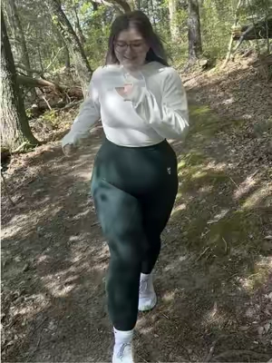 Wear the cute fits bestie. 🤍 #midsize #size14 #leggings 