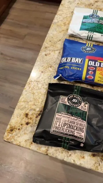 This pop daddy pretzels sampler pack is full of flavor! #popdaddy #popdaddysnacks #pretzels #pretzelsticks #tiktokshopfinds #tiktokmademetryit #snacks #snacktok 