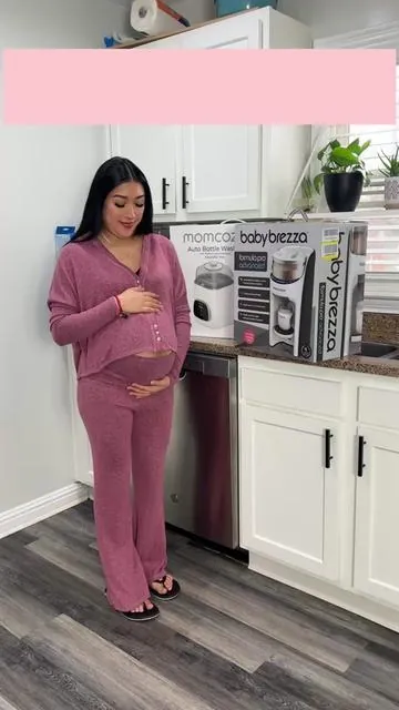 Ya cada día falta menos y estoy en las últimas de organizar para la llegada de bebé girasol 🌻🩷🤰 #pregnant #pregnanttiktok #nestwithme #babybrezza #momcozy #drbrownbottles #mambottles #philipsavent 