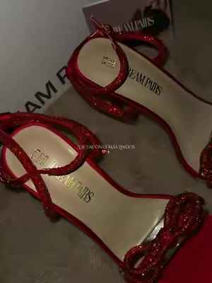 Los tacones que toda chica necesita😍❤️ #heels #heelslove #dreampairs #tacones #taconeschallenge #taconesaltos #zapatos #tiktokshop #taconesdemujer