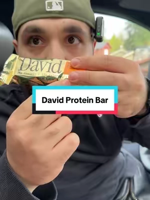 150 calorie with 28gr protein is insane! #creatorsearchinsights #proteinbar #davidproteinbars #bestproteinbar #proteinbarsnack #tiktokshopcreatorpicks 