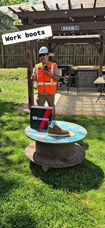 Work boots.  Zapatos para trabajo, estas botas de trabajo son las que yo uso y son super recomendadas.  #construccion  #construction #workboots #zapatos #calzado #rockrooster #footwear #maestrooskar 
