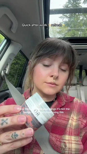 Dry shampoo paste is where it at #bangs #dryshampoo #fringebangs @randco 