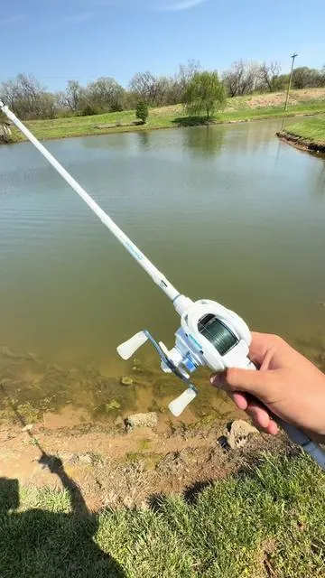 Icy new combo from @KastKingUSA ❄️ #fishing #fishingtips #fishtok #fish #bass #largemouth #largemouthbass #bassfishing #basspro #reel #fishingreel #tiktokshop #fishinglife #fishinggear #fishingvideos #fishingtime #fishingtrip #fishin #kastking #baitcaster #baitcasting 