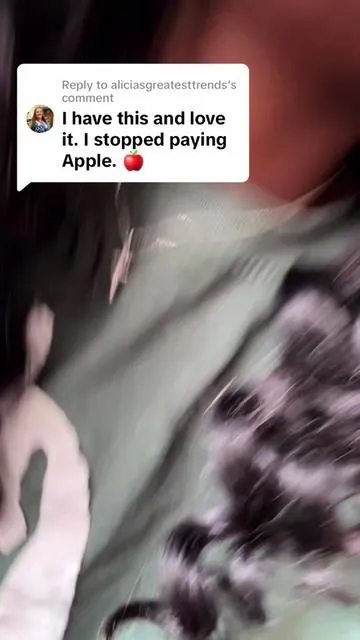 Replying to @aliciasgreatesttrends 10/10 - My favorite purchase on TikTok! #phonestoragefull #iphonestorage #iphonestorageisfull #eatopflashdrive #phoneflashdrive #eatop #iphonestoragehacks 