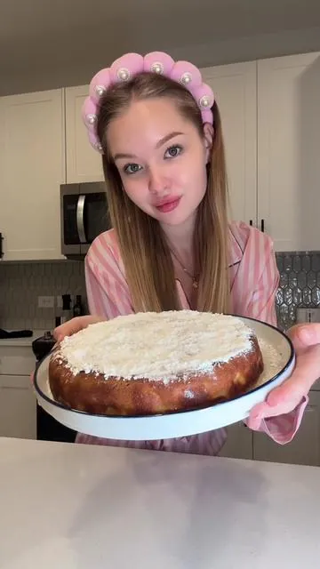 Готовим шарлотку в мультиварке 🤤🍎🥧 #шарлотка #шарлоткавмультиварке #рецепты #пирог #яблочныйпирог 