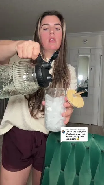 Replying to @WhitneyH Mango Hydration is 🔑 @Liquid I.V.  #mangopineappleliquidiv #sugarfreeliquidiv #liquidiv #liquidivhydration #hydrationmultiplier #summerhydration #summerdrink #personalcare 