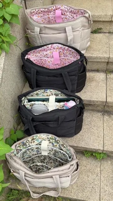 Such a cutest puffer tote bag🌸💯 Totally large capacity fits everything  #workbag #puffertote #pufferbag #christiantiktok #giftidea #workbag #checkered #bag #crossbodybag #purse #checkered #springglowup #tiktokshopbag #shoulderbag #bags #giftguide #tiktokshopbag #tiktokshoprestock 
 #tiktokshopspringglowup #springbag #purse #handbag #shoulderbag #tote #totebags #dailyuse #spotlightfinds #tiktokshopdeals #packwithme #whatsinmybag #fyp #besttotebag #besttotebagforwork #unibag #schoolbag #collegebag #flowerbag #flowerdesign #flowerlining 