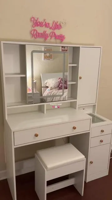 new vanity tour 🪞💗🌷 @Vabches #vanity #makeupvanity #vanitytour #vanitymirror #vanitydesk #vanitydecor #springbok #springdecor #TiktokShopSpringGlowUp #unboxing #unboxingvideo #asmr #girly #pink #coquette #fypシ 