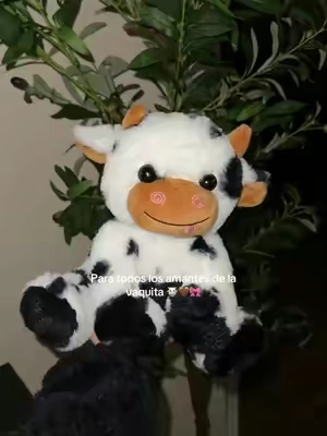 Hermosa Vaquita que aluza 🐮💗#vaca #vaquita #cow #cowplushie #cowlover #gift #giftideas #plushies #tiktokshop #cowboy #regalos #foryoupage 