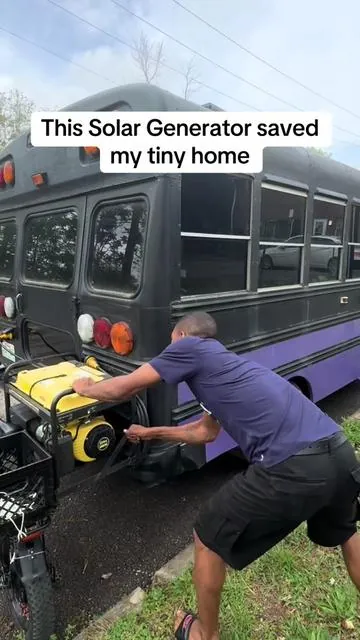 #tinyhouse is powered by #solarpower #foryou #fypシ #fypシ゚viral #fy #fyp #summersidehustle #mobi 