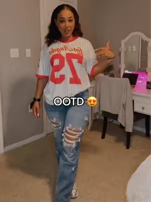 Girlies run!! This shirt is only $7 right now 😍 #tiktokshop #tiktokshopfinds #jerseyshirt #springfashion #SummerFashion #ootdinspo #ootdfashion 