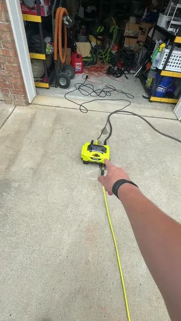 do not make this mistake!  #PressureWashing #PowerWashing #PressureWasherHose #MingleHose #TikTokMadeMeBuyIt #CleaningTools #HomeImprovement #DetailingTools #TikTokShopFinds #carcleaninghack 