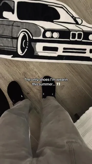 Finally back in stock in the black as well 😮‍💨 #clogs #clogshoes #bostonclogs #bostons #clogsformenandwomen 