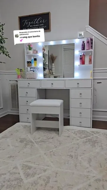 Respuesta a @jadealvanez #vanity #tocador #vanitydesk #escritorio #makeup #makeupvanity #maquillaje #ideasderegalos #birthdaygift #birthdaygiftideas #giftideasforher #ideasderegalos #regalos #giftideas #tiktokshopspringglowup #tiktokshoprestock #tiktokshopfinds #springtok #tiktokshopcreatorpicks #mothersdaygift #mothersdaygiftideas #diadelasmadres #tiktokshopmothersday 