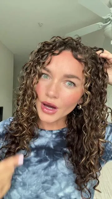 2 products for these results?! I love when I can simplify my routine 💖@Color Wow Hair @curlwowofficial #curlwow #curlygirl #curlyhairroutine #curlyhairtutorial 