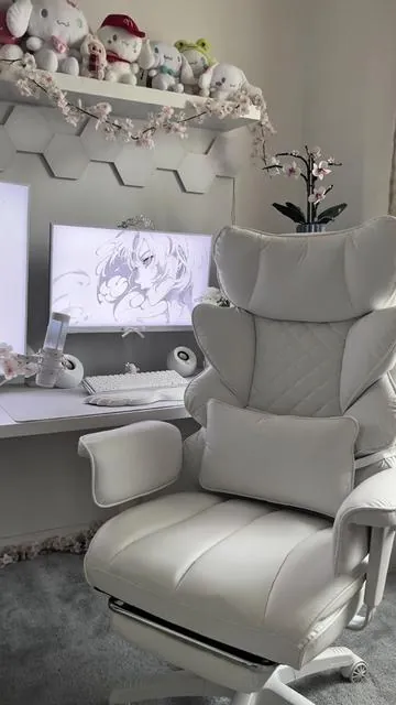 this chair is like a cloud ☁️ @Dowinx @Dowinx EU @Dowinx_official #whitepc #whitesetup #setupinspo #dowinx #dowinxgamingchair #dowinxchair #chair #officechair #TechTok #tiktoklearningcampaign #cozysetup #cozygaming #cozy #setupideas #trending
