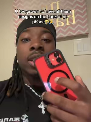 U too grown to have all them designs on the back of yo phone😭🙏 #atoyye #thebest #iphonecase 
