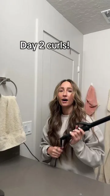 Day 2 hair!! Let’s see how long it lasts:) I’ll keep you all updated😉🤝🏽 #BioIonic #BioIonicCurlingIron #HairTutorial #CurlTutorial 